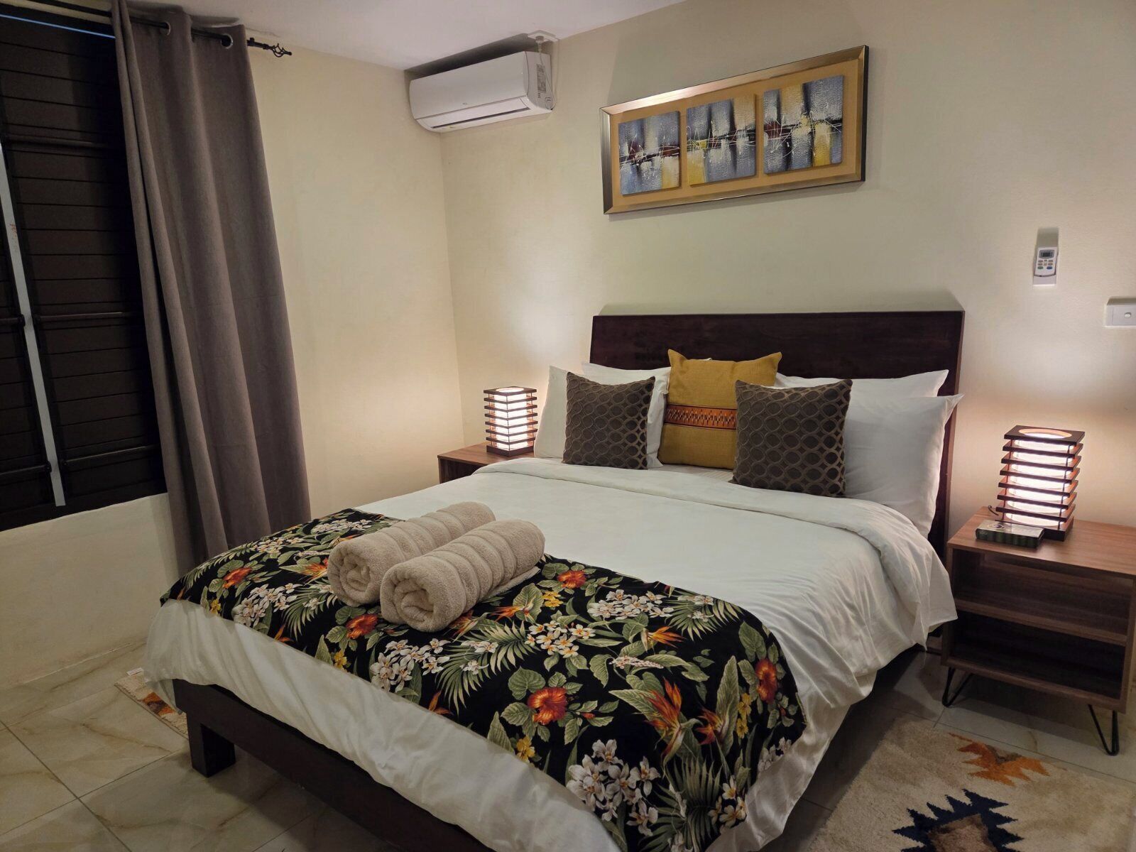 2 bedrooms, iron/ironing board, travel crib, free WiFi