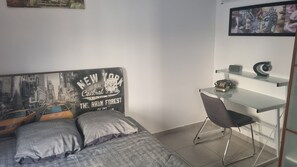 1 bedroom, desk, iron/ironing board, free WiFi