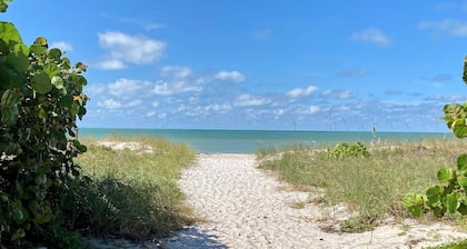 Sunset Beach 2 Bedroom Villa by RedAwning