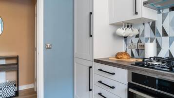 Apartment, Multiple Beds | Private kitchen
