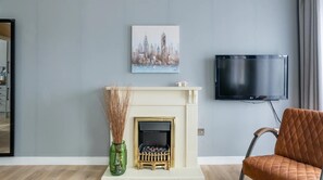 Interior - Captivating 2-bed Apartment in Chatham (Chatham)