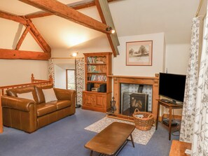 Cottage | Living area | Fireplace - Gateside (Pickering)