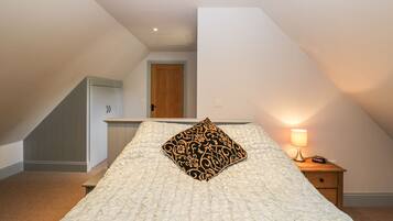 2 bedrooms, individually decorated, individually furnished, free WiFi