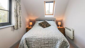 2 bedrooms, individually decorated, individually furnished, free WiFi