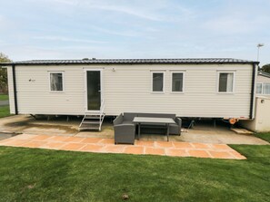 Exterior - Pines 30 (Scarborough)