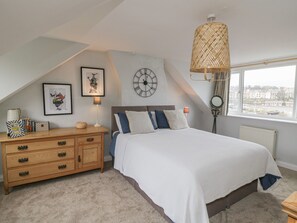 2 habitaciones, decoración personalizada y muebles diferentes