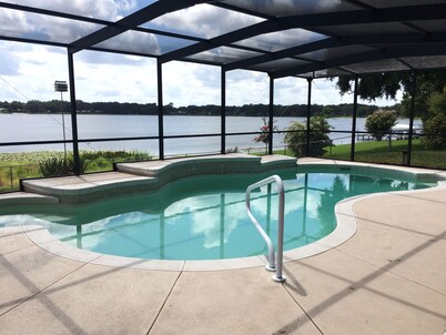 Stunning Lake Front Home on Lake Whistler - Perfect for all the Family to Enjoy!