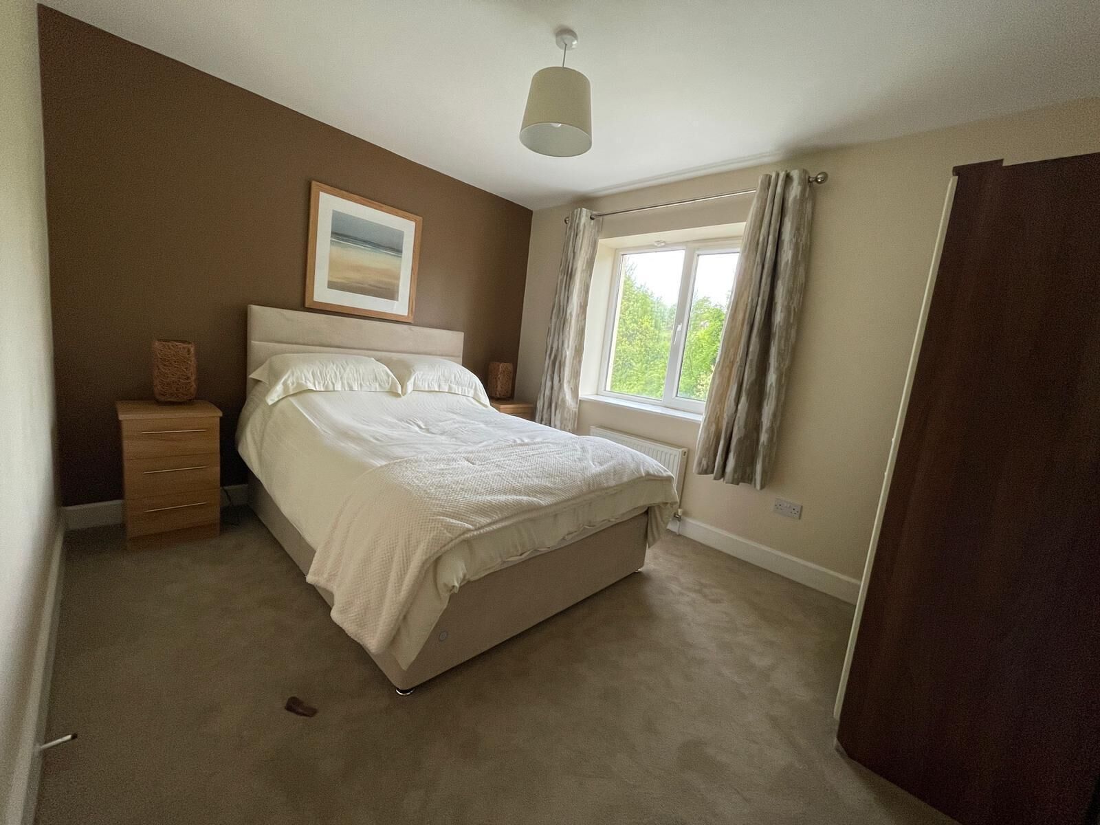 Second bedroom.