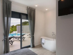 4 bedrooms, iron/ironing board, WiFi, bed sheets - Villa Antonio - Four bedroom Villa with swimming pool (Island of Solta)