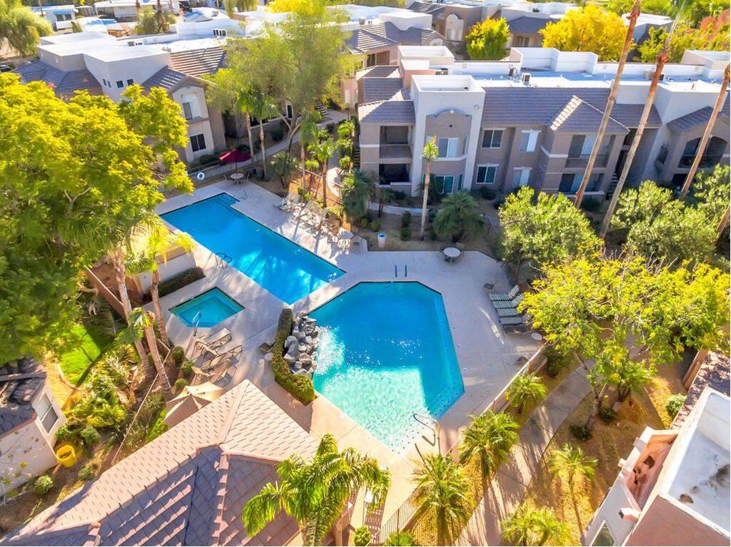 2 Bed Condo 20 mins from Super Bowl!
