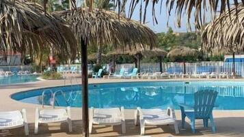 Piscine extérieure, piscine chauffée