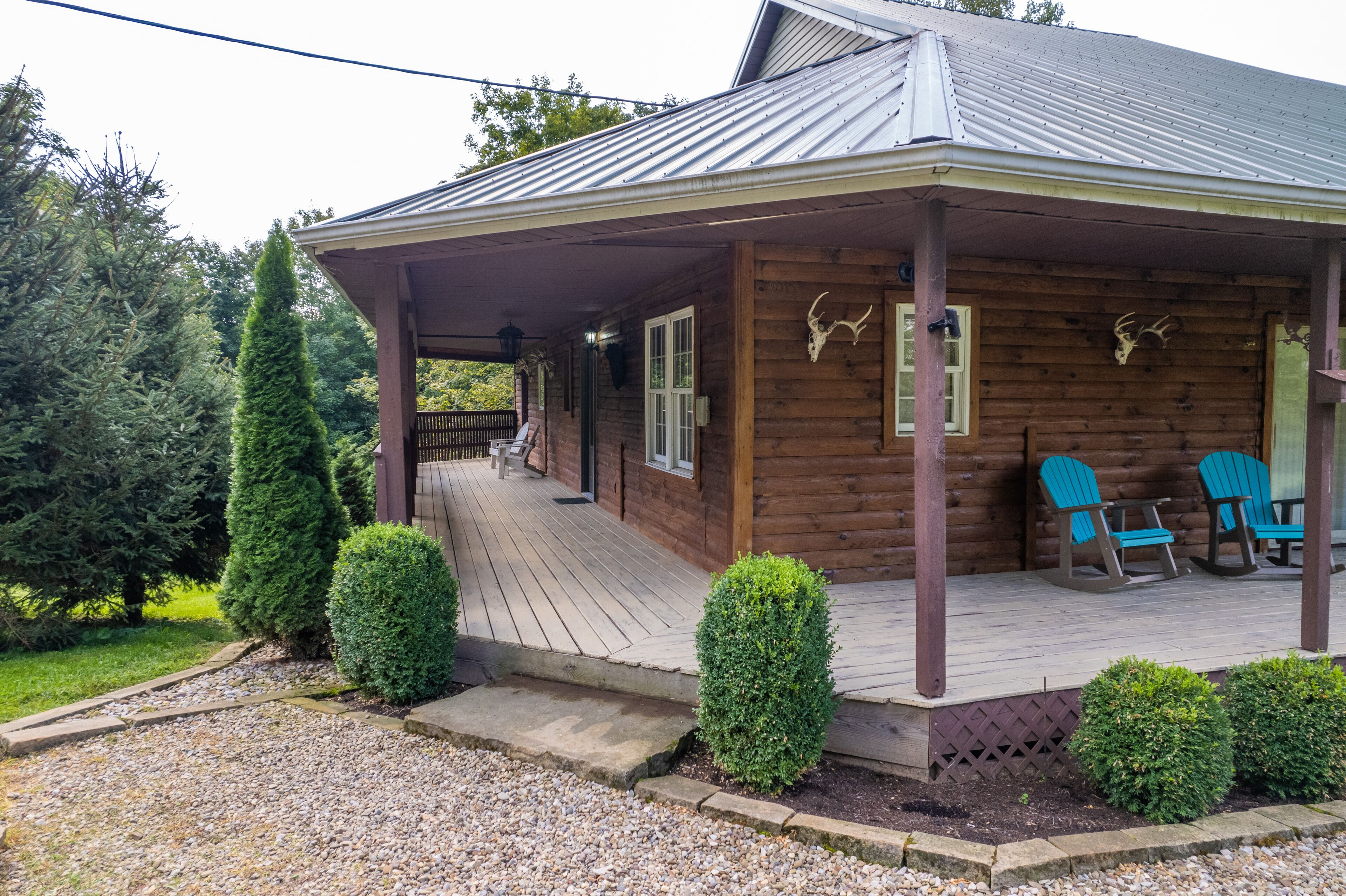 New!  Outback Lodge. Large 3 story Cabin!