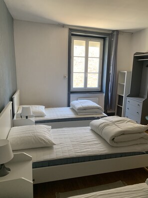 2 室のベッドルーム、WiFi