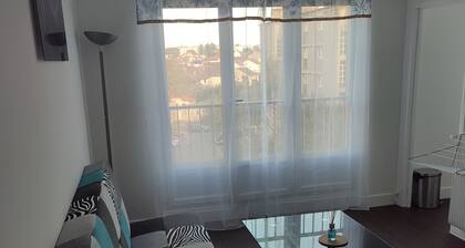 Super apartment in residence with private parking