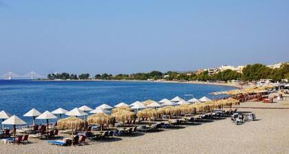 Family-sized 5 minfrom the beach!!!