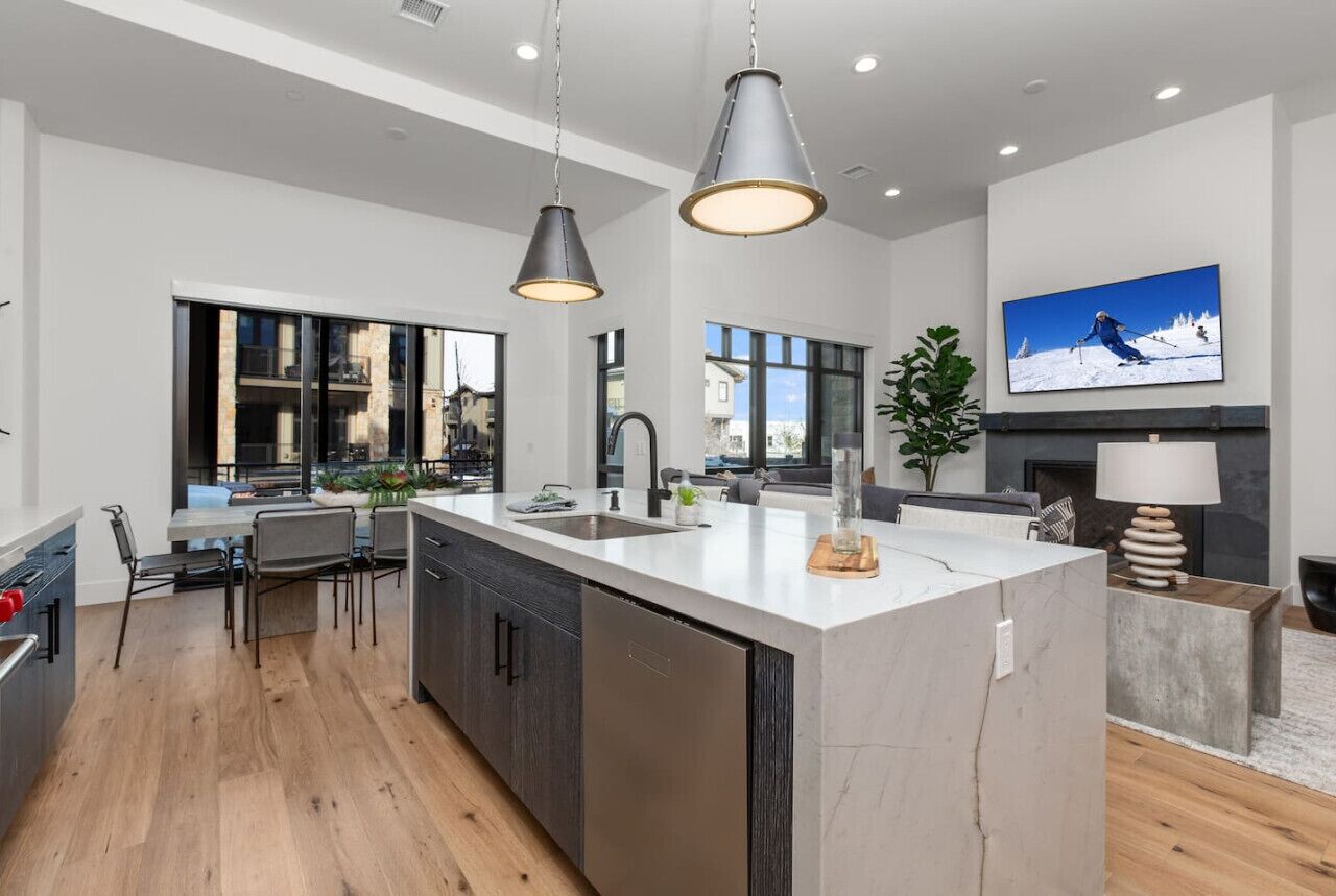 المنشأة من الداخل