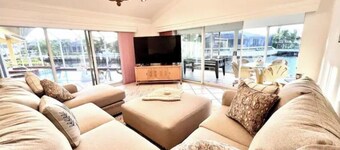 Waterfront House | Private Heated Pool &. Jacuzzi| 1 mile to beach| 5 Beds