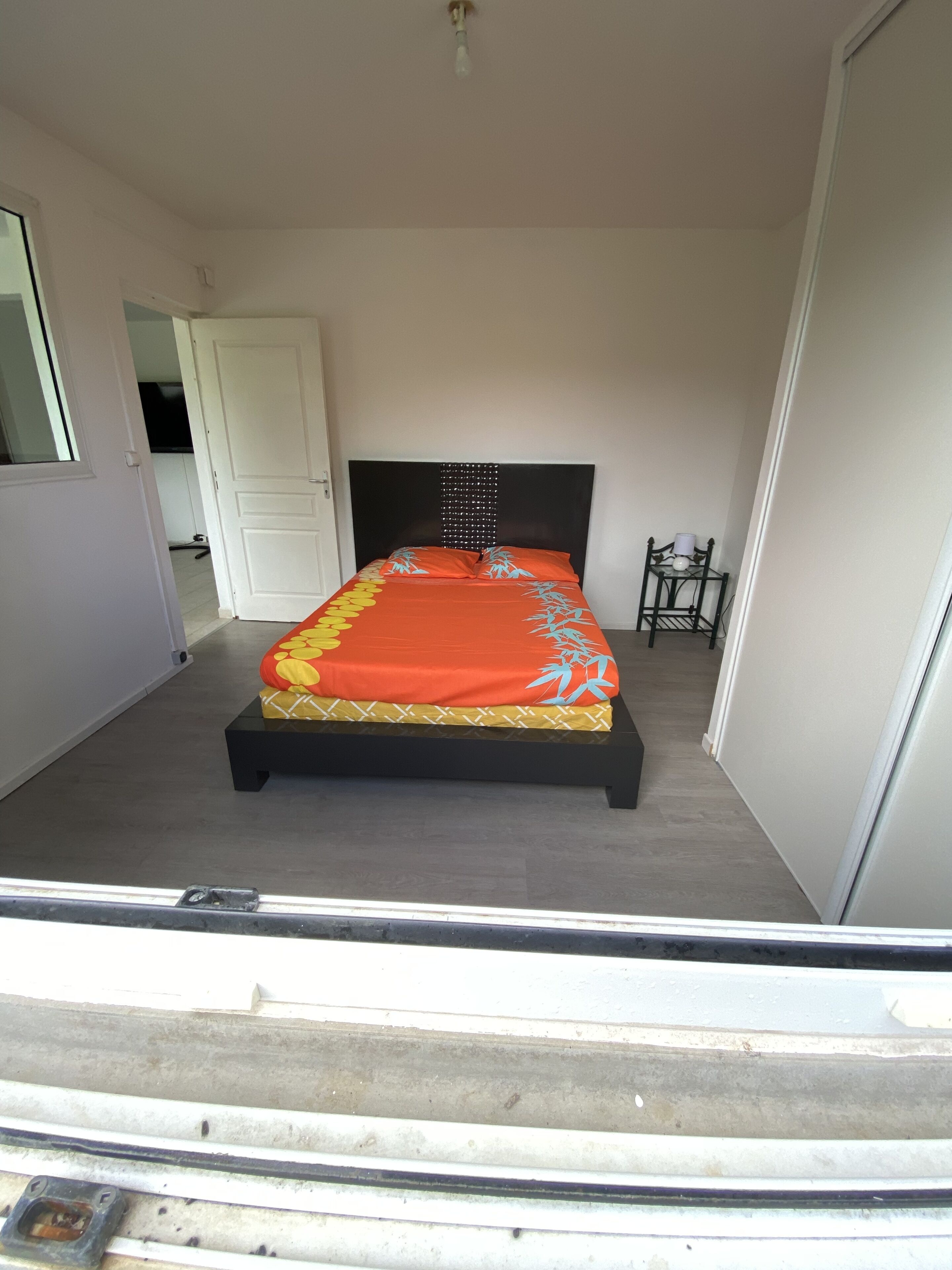 2 bedrooms, iron/ironing board, travel crib, WiFi (free)