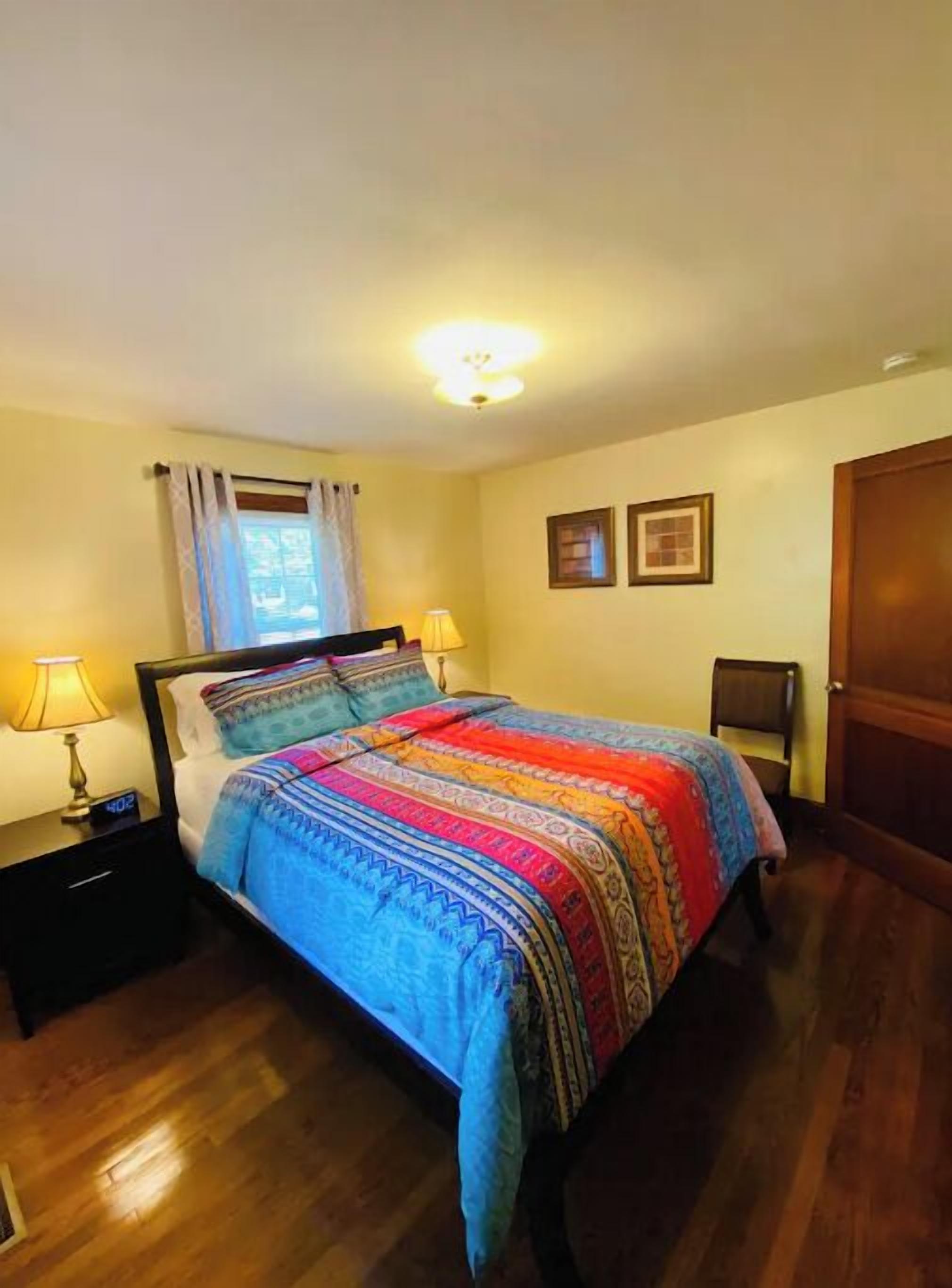 2 bedrooms, iron/ironing board, WiFi, bed sheets