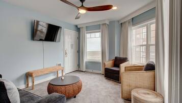 Queen Suite with Jetted Tub Partial Ocean View | Memory foam beds, free WiFi, bed sheets