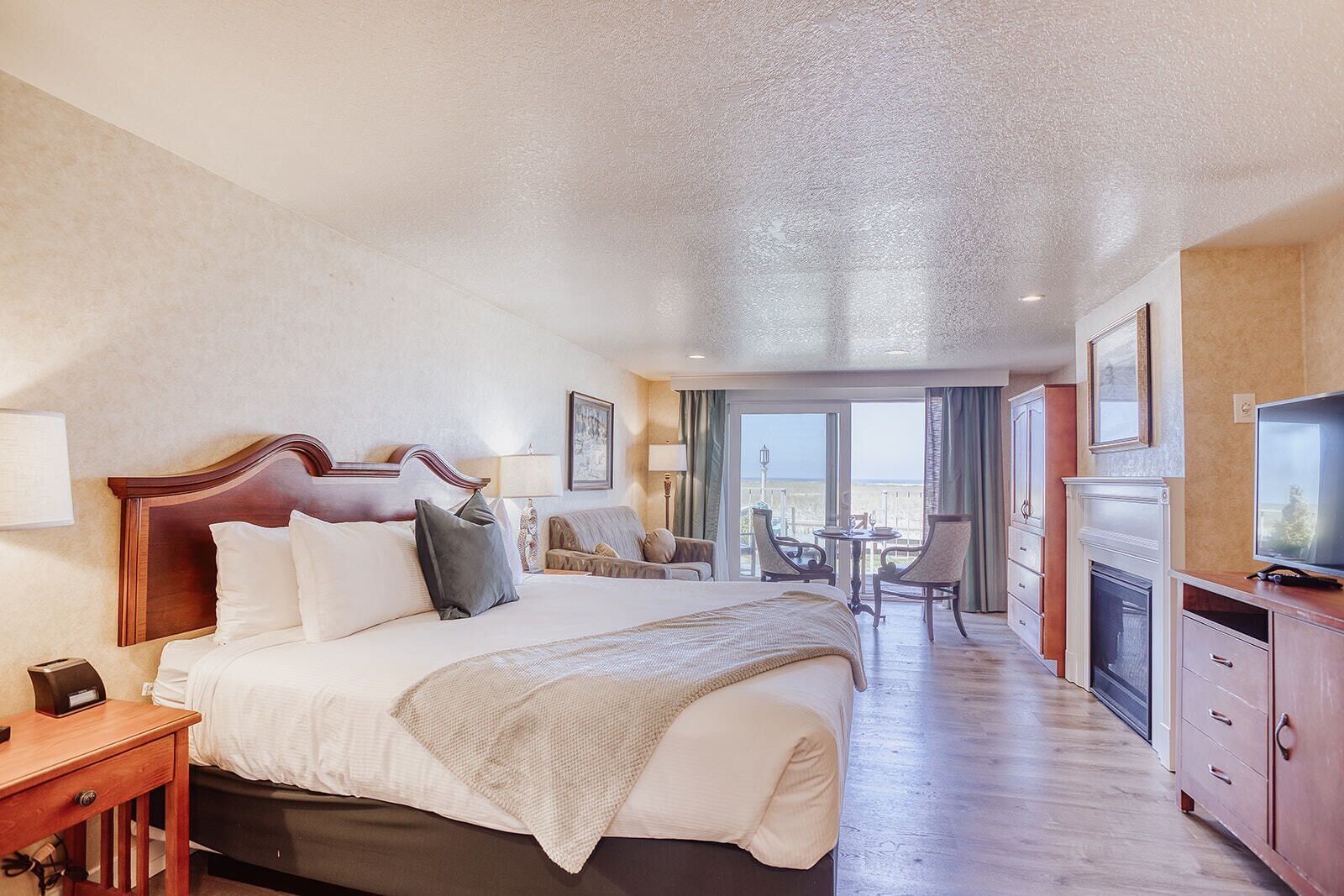 Classic Studio Suite | Memory-foam beds, free WiFi, bed sheets