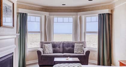 Inn of the Four Winds Oceanfront Seaside