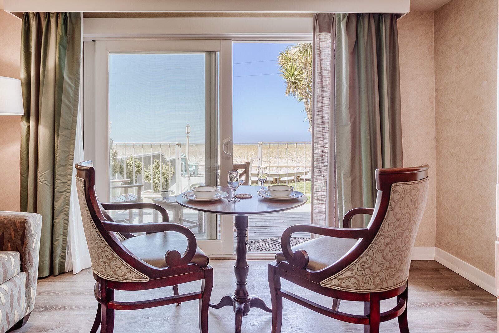 Oceanfront One bedroom King Suite | Memory foam beds, free WiFi, bed sheets