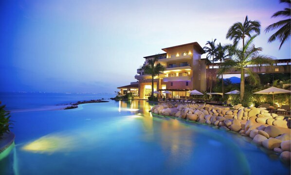 Piscine extérieure, piscine chauffée