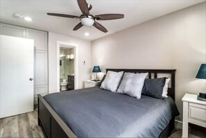 1 habitación, tabla de planchar con plancha, wifi gratis y ropa de cama