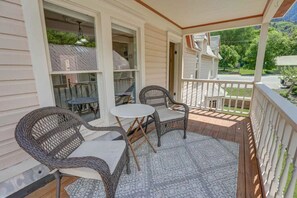 Terrace/patio - AlpLily Inn: The Box Canyon Room ~Private Balcony (Ouray)