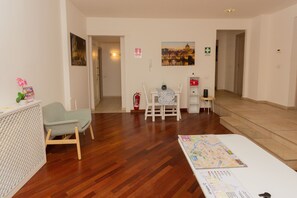 Reception - Aurelio Deluxe Rooms (Rome)