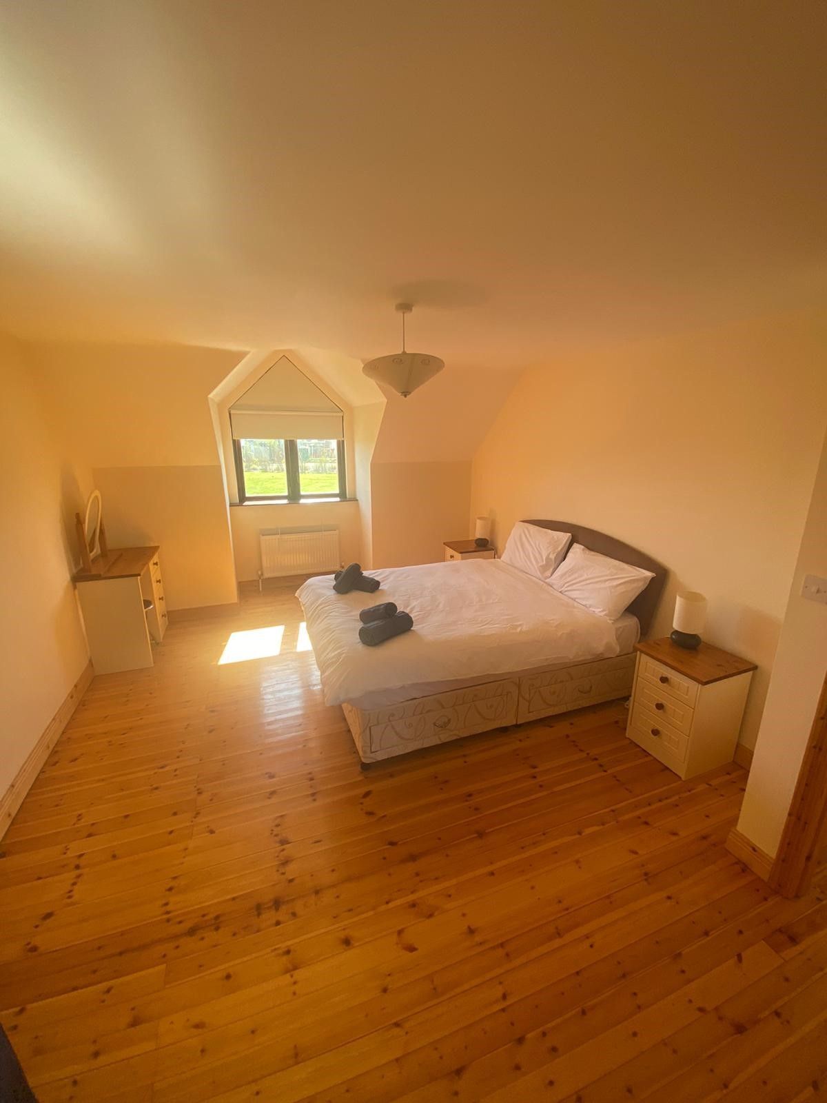 4 bedrooms, iron/ironing board