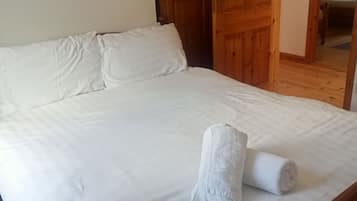 3 Schlafzimmer, Bügeleisen/Bügelbrett