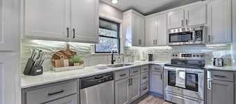 Renovated Bella Vista Retreat < 2 Mi to Golf!