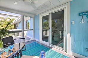 Terrace/patio - Holmes Beach Retreat: Walk to Beach & Dining! (Holmes Beach)