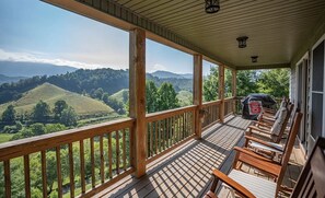 Property grounds - Your Secluded Retreat with Breathtaking Views, Hot tub & Game room (Vilas)