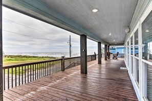Terrace/patio - Group Getaway w/ Deck, Steps to Crystal Beach! (Crystal Beach)
