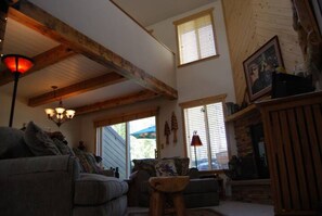 Télévision, cheminée