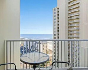 Property grounds - Good times, great views, lots of space, and easy access to the beach. (Panama City Beach)