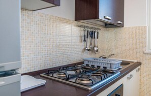 Frigorifero, forno, piano cottura