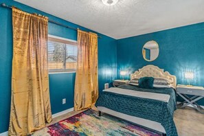 3 makuuhuonetta, työpöytä, vauvan matkasänky, ilmainen Wi-Fi