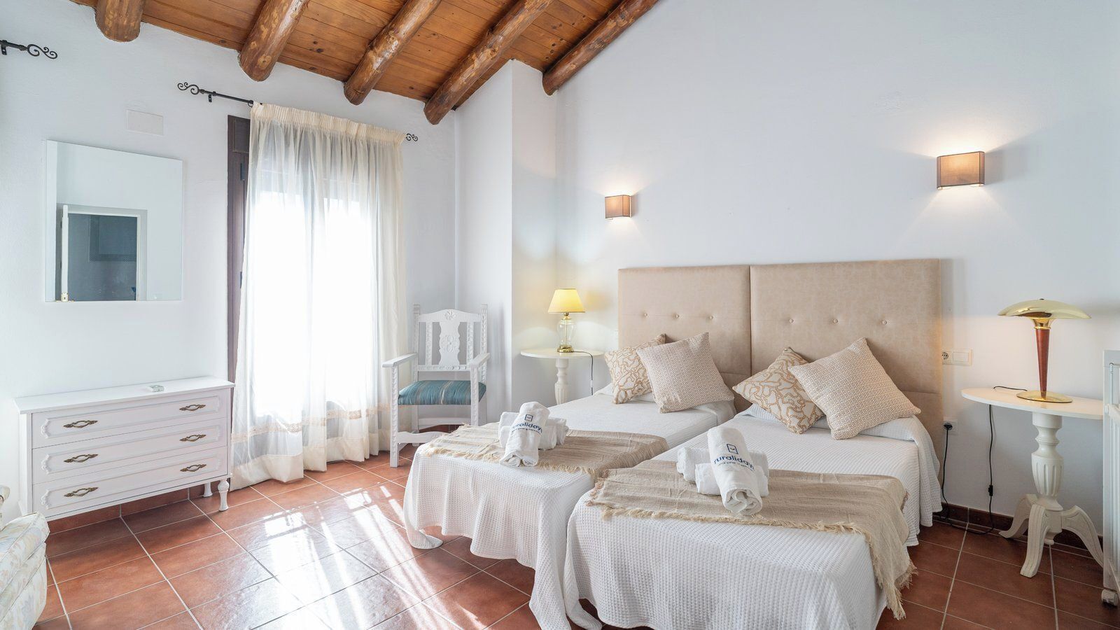 2 dormitoris, un bressol de viatge i wifi 