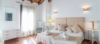 La Fresneda Cortes de la Frontera by Ruralidays