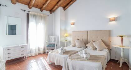 La Fresneda Cortes de la Frontera by Ruralidays