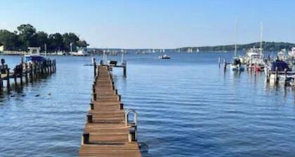 Luxury Waterfront with Big Views 10 min from Downtown Annapolis