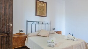 3 bedrooms, iron/ironing board, travel cot, WiFi