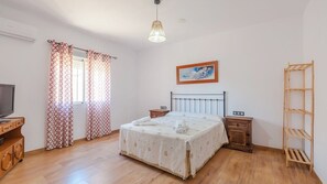 3 Schlafzimmer, Bügeleisen/Bügelbrett, Reisekinderbett, WLAN