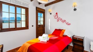 5 bedrooms, travel crib, WiFi - Casa de Teones con piscina privada Montecorto by Ruralidays (Málaga)