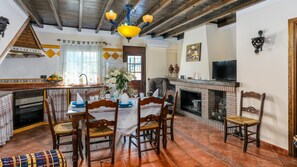 Dining - Casa de Teones con piscina privada Montecorto by Ruralidays (Málaga)