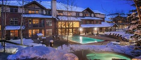 Piscina interna, piscina externa